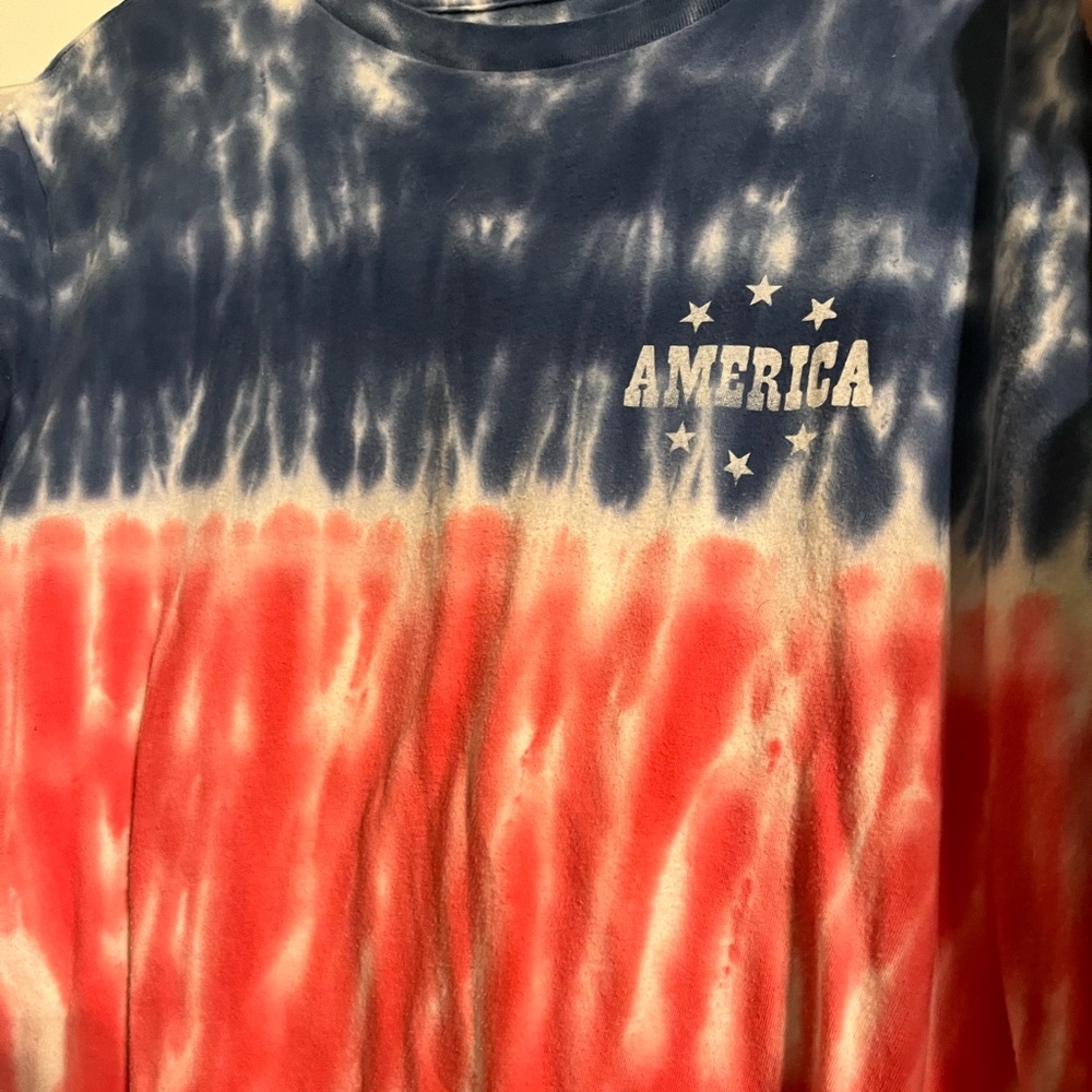 American Eagle red white and blue shirt